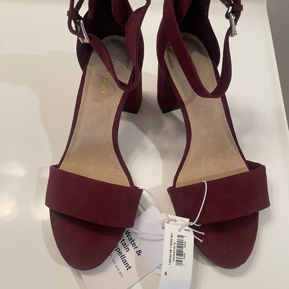 Size 6 | Old Navy | Maroon Faux-Suede High Heels | NWT - Picture 12 of 12